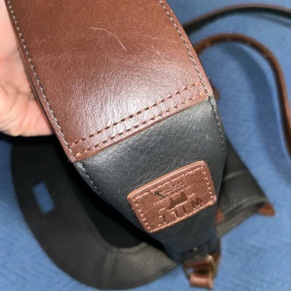 Will Leather Goods Women’s Black Seneca Crossbody Bag - Picture 5 of 6